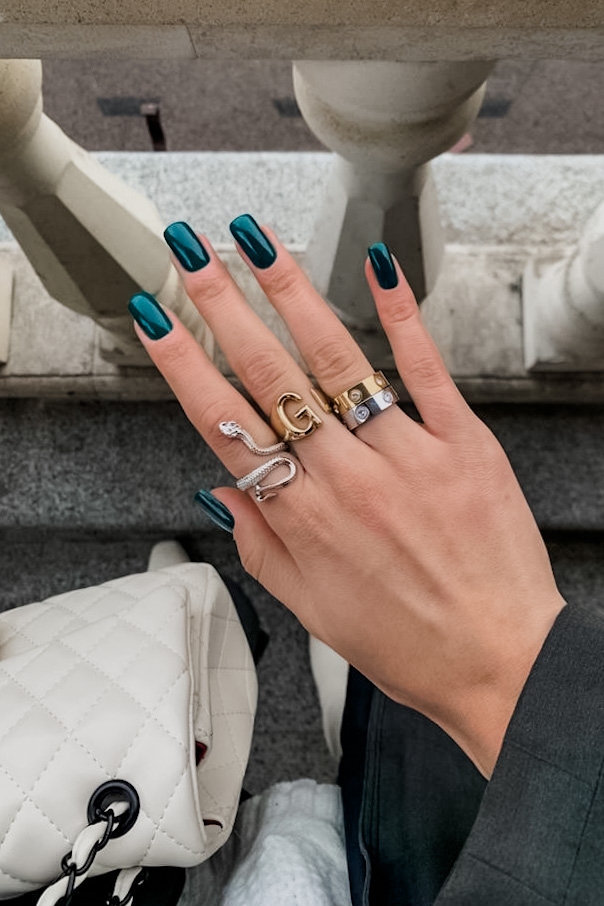 girl with Forest Green Chrome Nails for fall