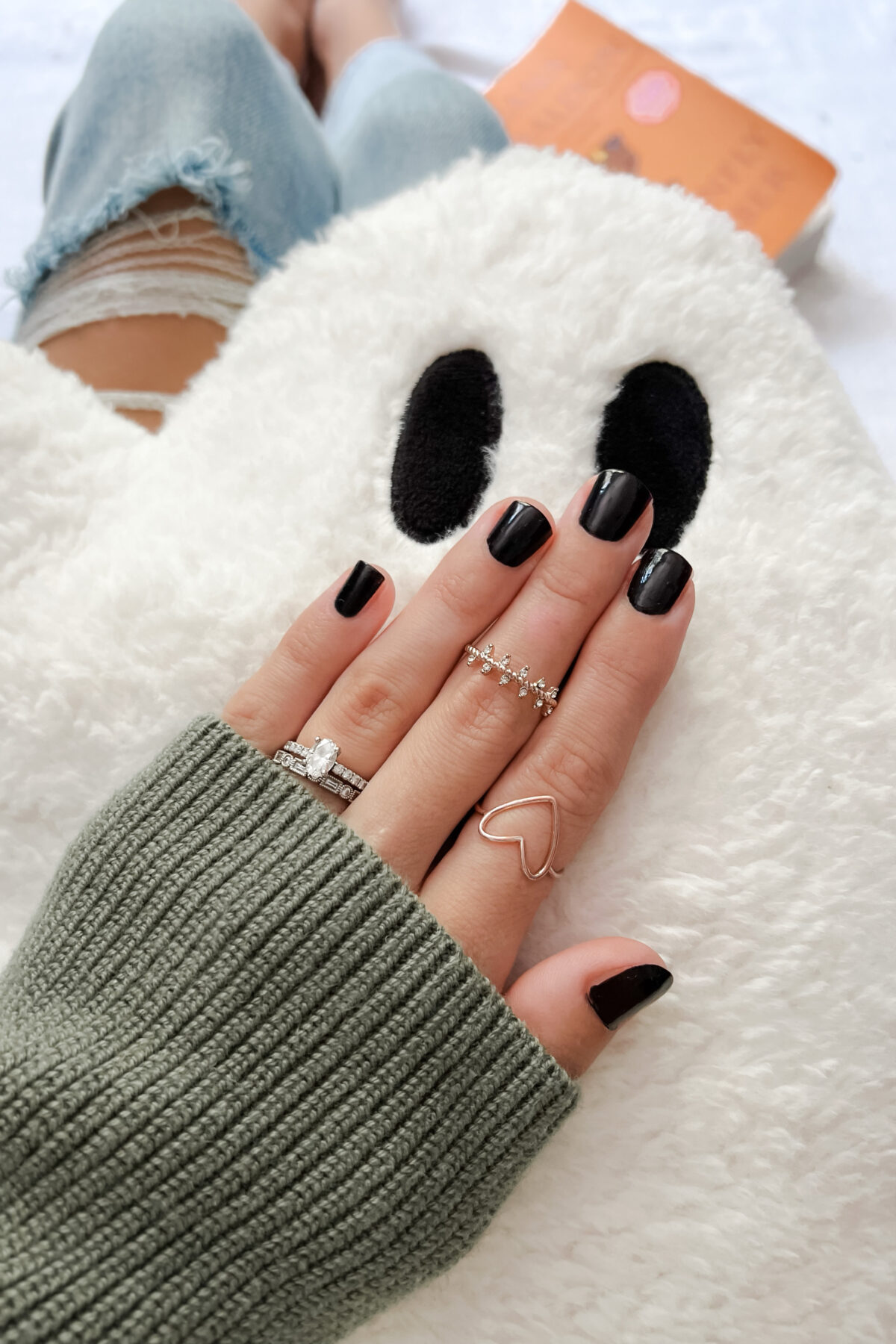 woman with short black nails for fall